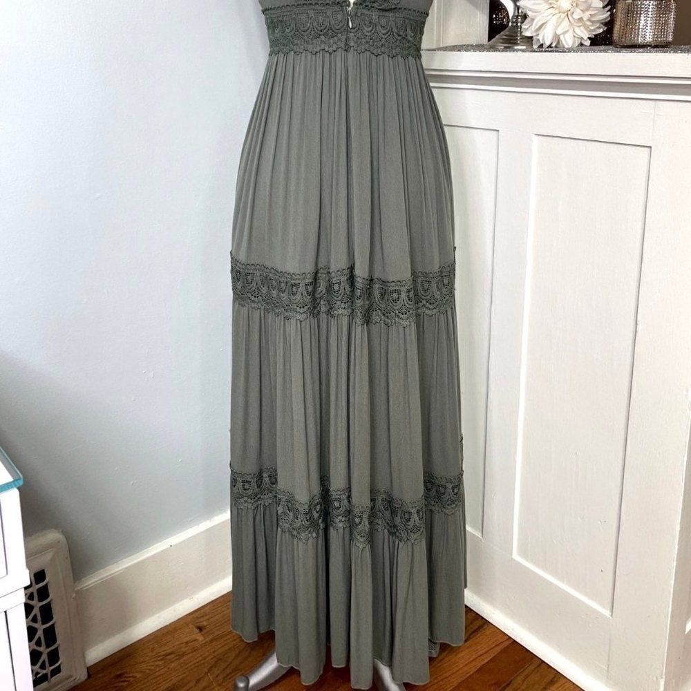 Davi & Dani Sage Green Lace Tiered Maxi Dress Small - Picture 8 of 10